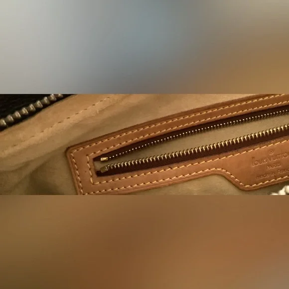 Louis Vuitton Monogram Looping GM Shoulder Bag. DU0051 - Very Good Condition. - Picture 8 of 16